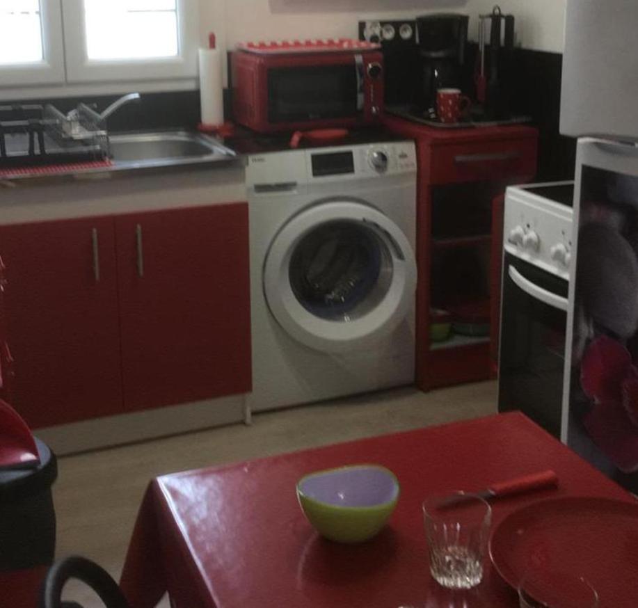 Вилла Stunning 4-Bed House In Ла-Бурбуль Экстерьер фото